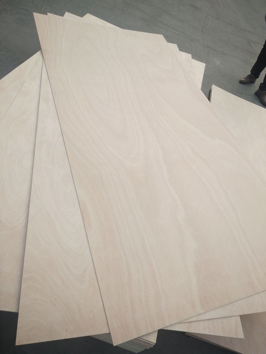 Good Quality Okoume Plywood for Furniture Manufacturing