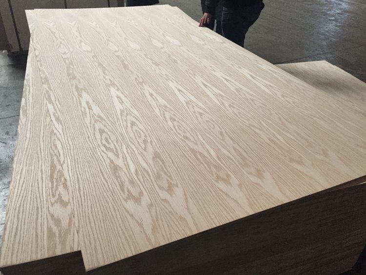 Natural Walnut Veneer Laminated MDF Board with High Quality